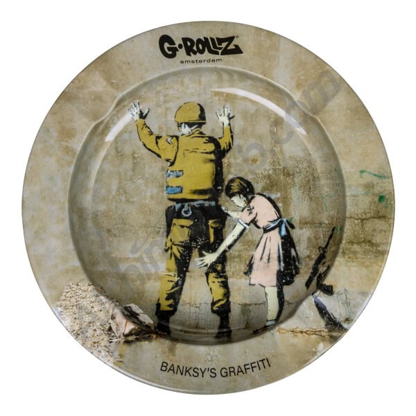 banksy-soldier-frisked-ashtray-by-g-rollz-O-135-cm.jpg Banksy -Soldier Frisked- Ashtray By G-Rollz - Image 1